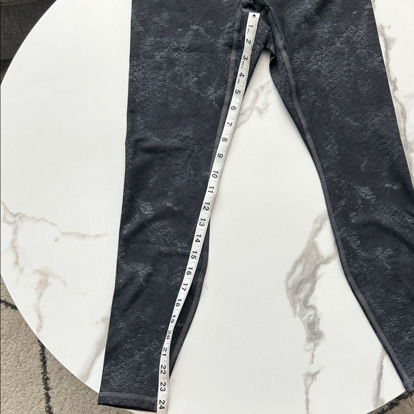 Fabletics Black Patterned Leggings - Picture 3 of 7